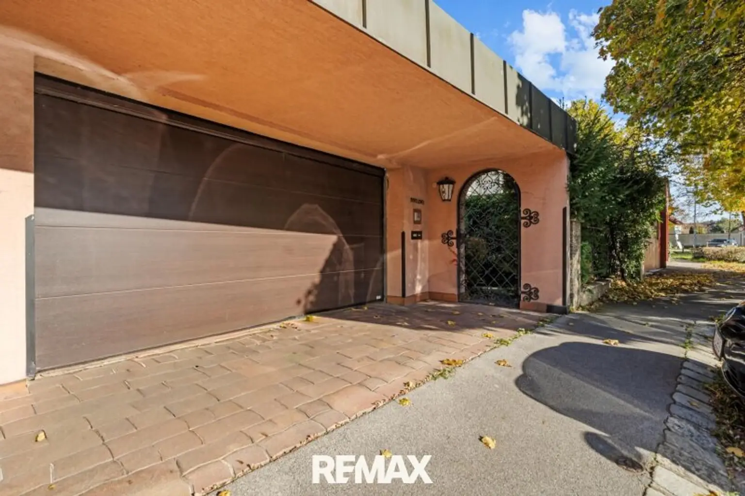 22 EFH 2103 - Garage außen