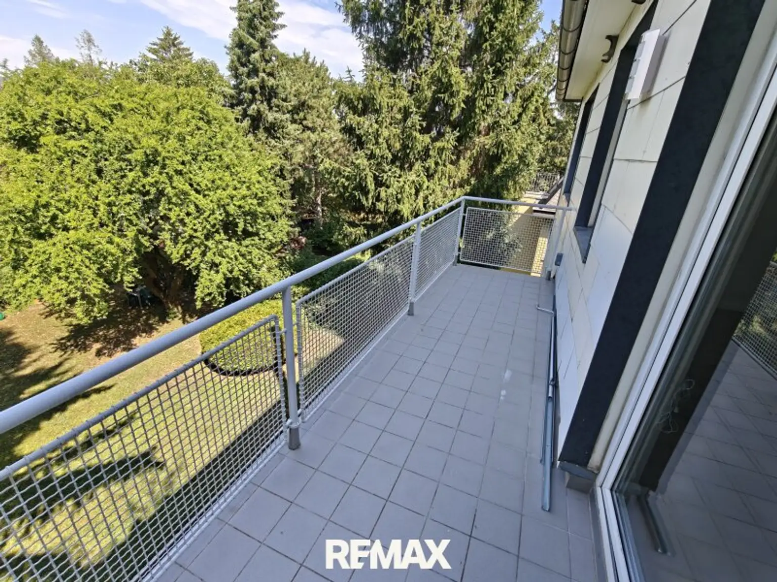gartenseitiger Balkon