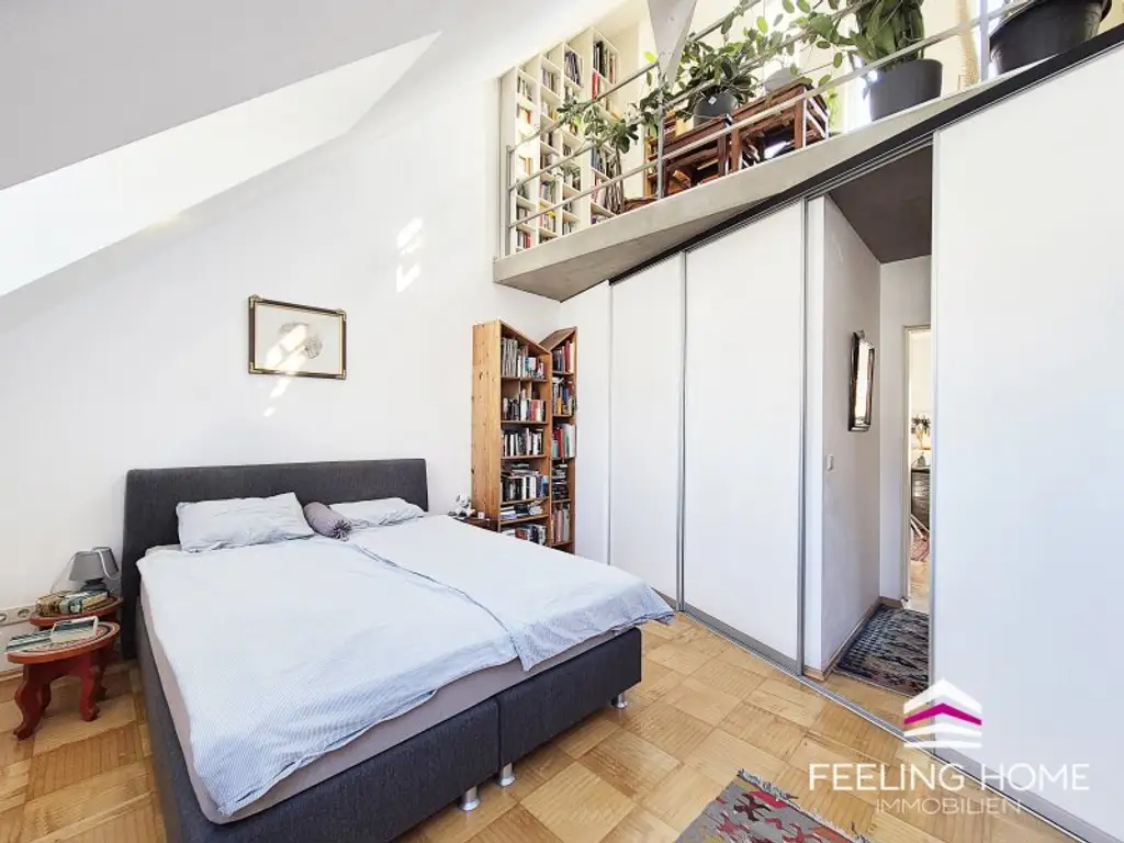 SPEKTAKULÄR! DG-Maisonette mit 5,20m Deckenhöhe & traumhafter Galerie – Wohnen wie im Loft mit großer Terrasse!