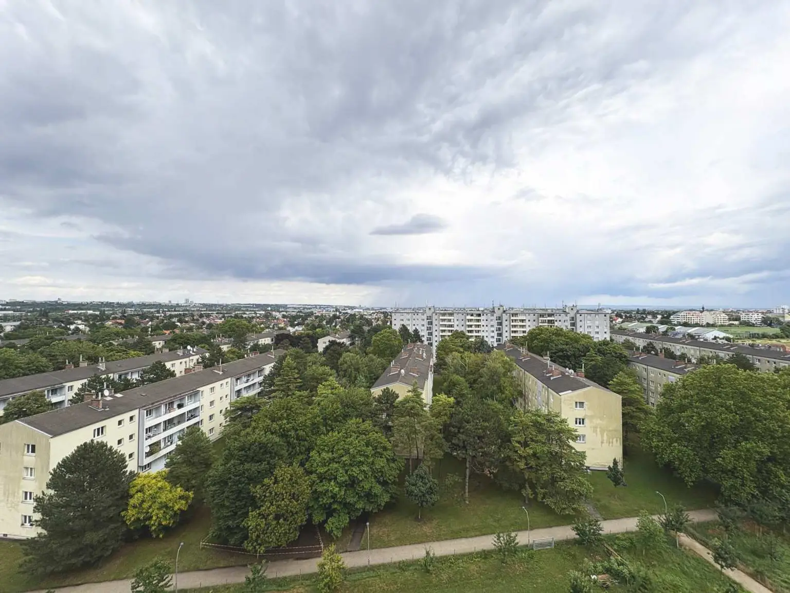 Blick ins Grüne - Großzügige 2 Zimmer Wohnung mit Balkon
UBahn um´s Eck