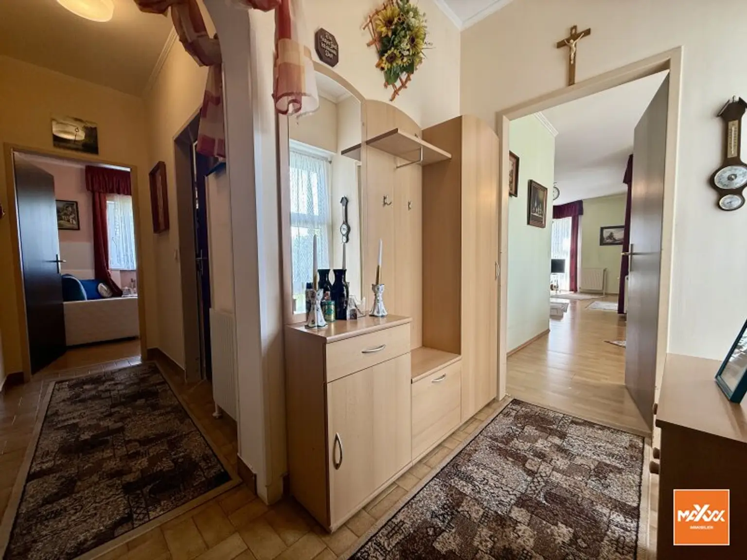 3-Zimmer-Wohnung mit verglaster Loggia und Grünblick!