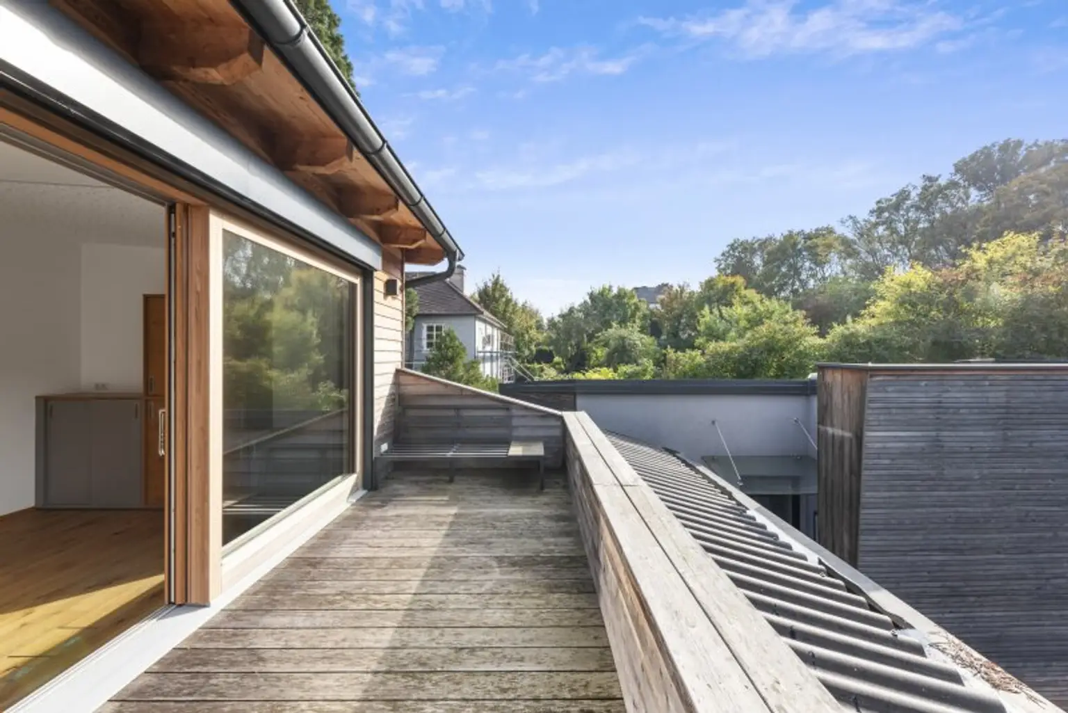 Exklusive Villa mit Nebengebäude in Gießhübl – Wohnen, Arbeiten & Wellness in Premiumlage