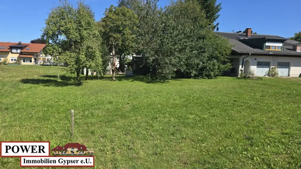 Attraktives Baugrundstück für Ihr Eigenheim oder als Geldparkplatz !