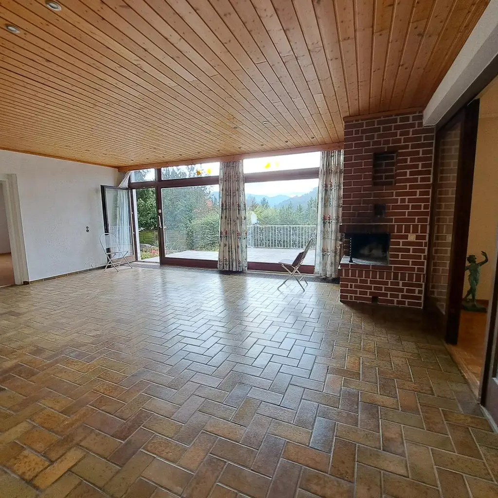 Lichtdurchflutetes Haus in ruhiger Waldrand-Lage