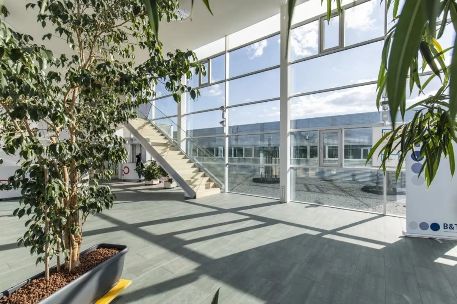 Modernes und attraktives Bürogebäude