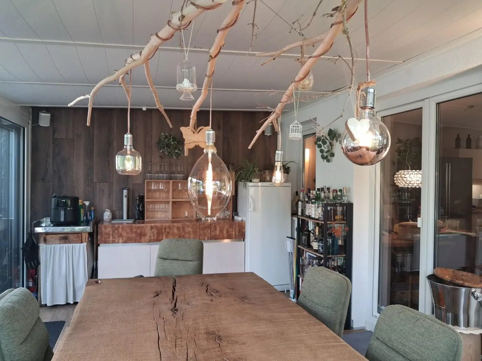 8 überdachte Terrasse bzw. Wintergarten 1220