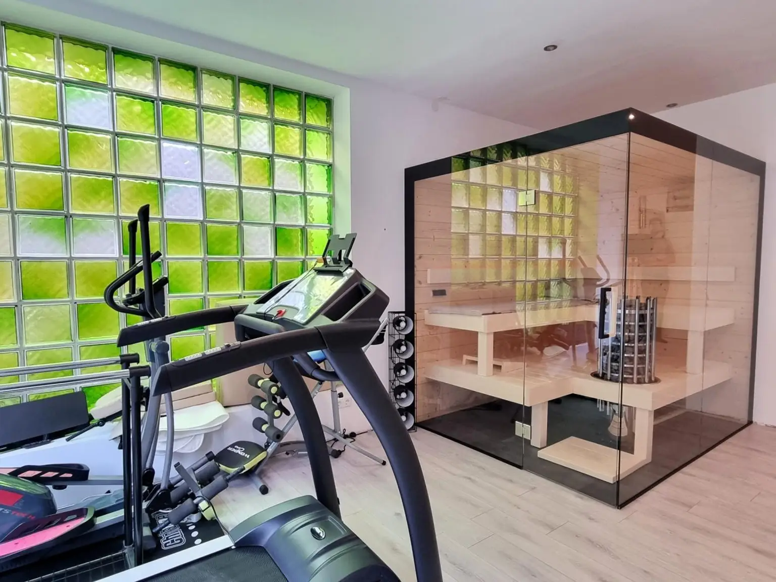 FAMILIENDOMIZIL MIT SCHWIMMTEICH