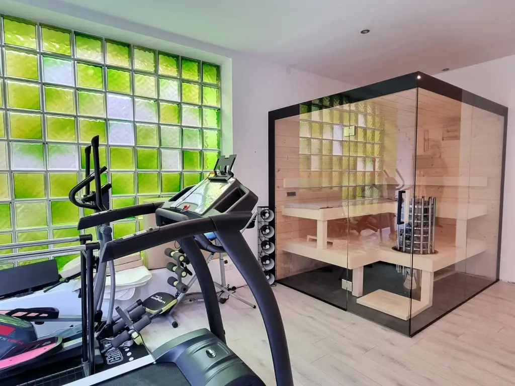 FAMILIENDOMIZIL MIT SCHWIMMTEICH