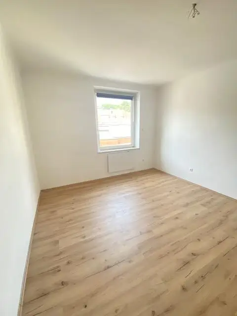 RENOVIERTE 2 ZIMMERWOHNUNG NÄHE HAUPTBAHNHOF - 4.OG - kein Lift
