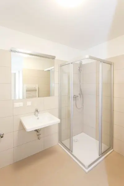 Hell und modern mit Balkon in ruhiger, zentraler Lage!