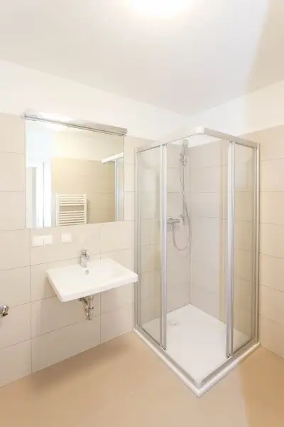Hell und modern mit Balkon in ruhiger, zentraler Lage!