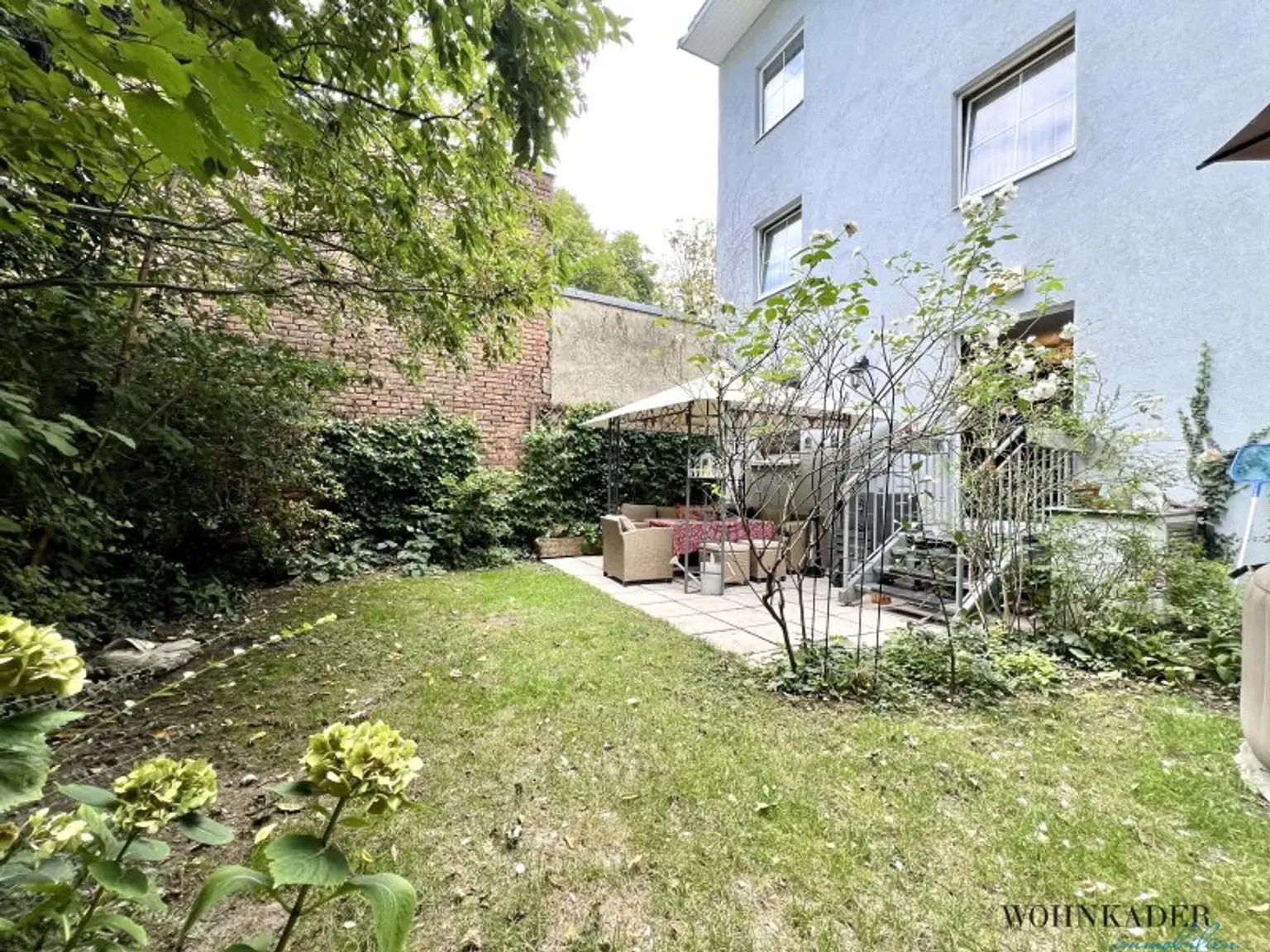 Großzügige 2-Zimmer-Gartenwohnung – ein Ruhepol mit 80 m² Außenfläche