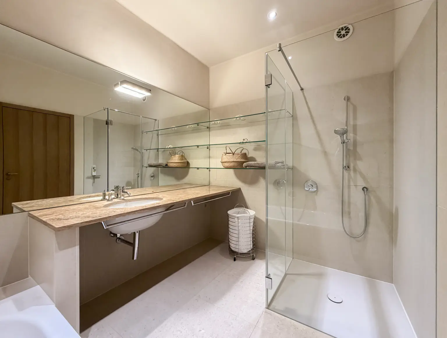 Architektur-Juwel am Neusiedler See: Wenn Großzügigkeit auf absolute Privatsphäre trifft!