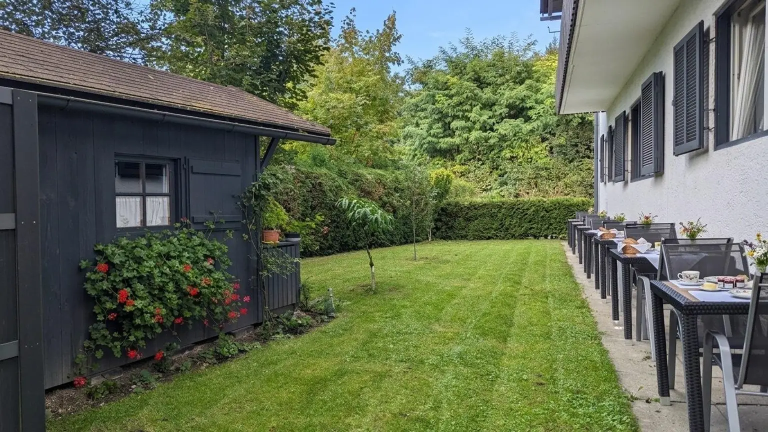 Garten Norden (Tische mit KI eingedeckt)
