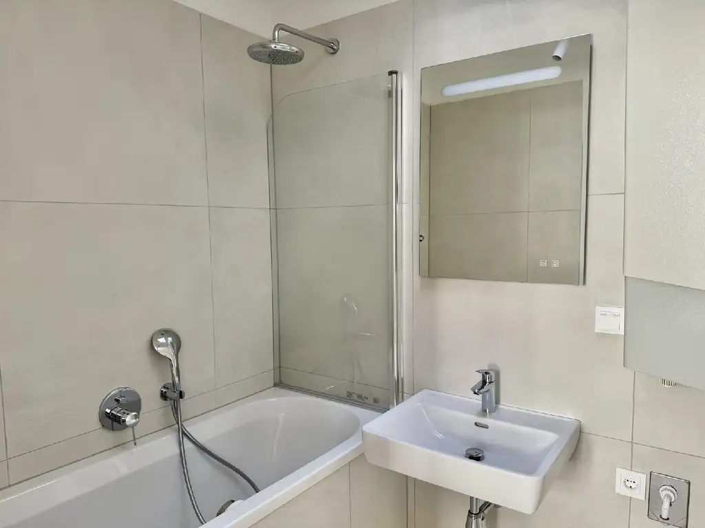 2- Zimmer Dachgeschoßtraum in 1050 Wien