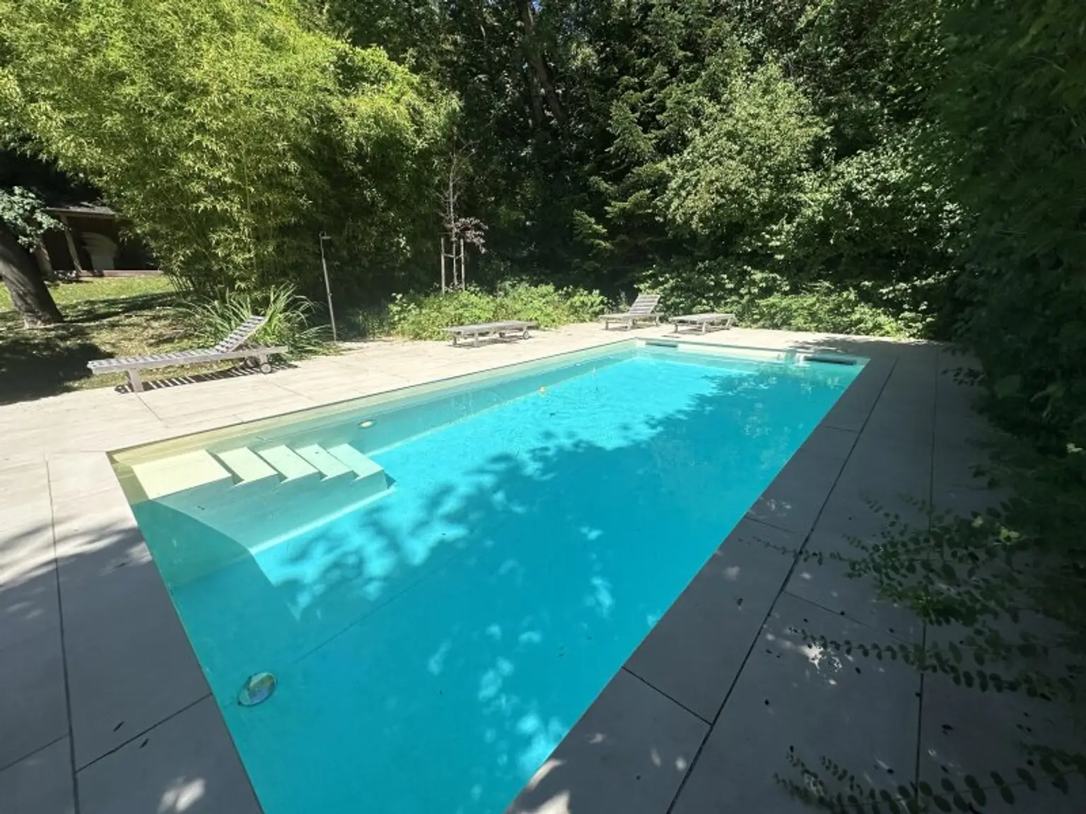 LUXUS GARTENWOHNUNG mit 300 m² Privatgarten im 1190 Wien + Pool und Gym