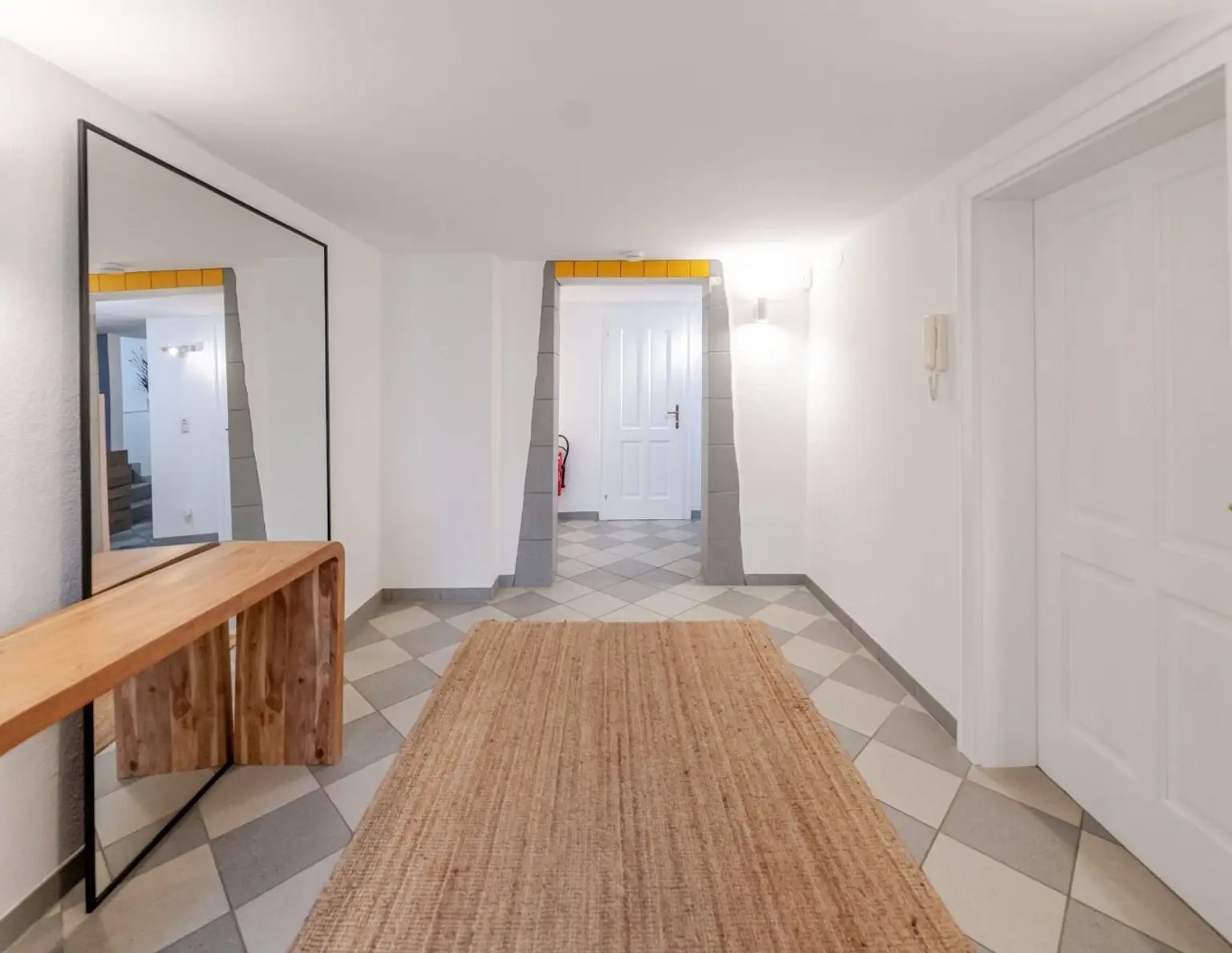 Großes Haus in Ruhelage mit Garten, Balkonen und Garage in Graz Ragnitz