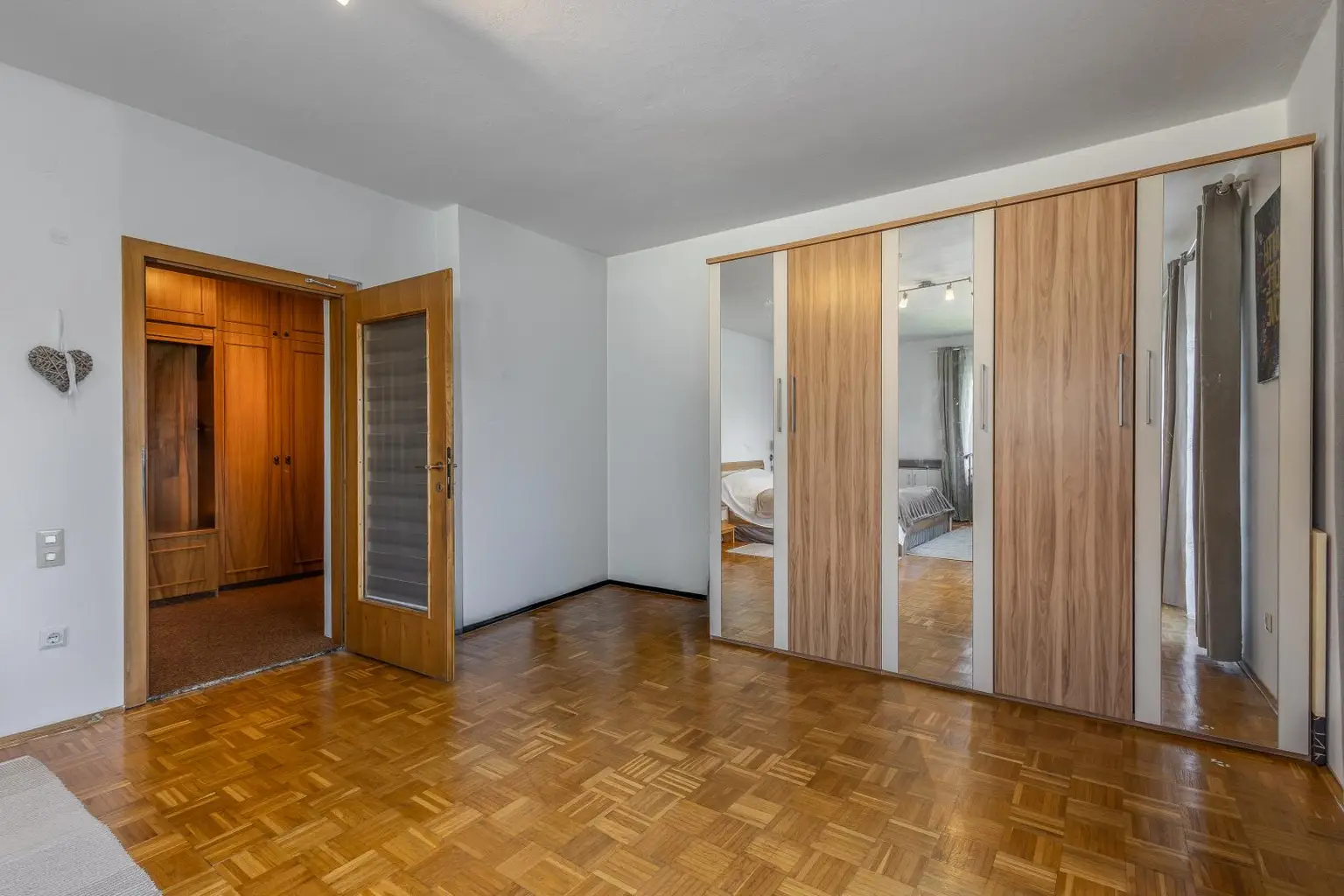 Zimmer 3 OG Schrankbereich
