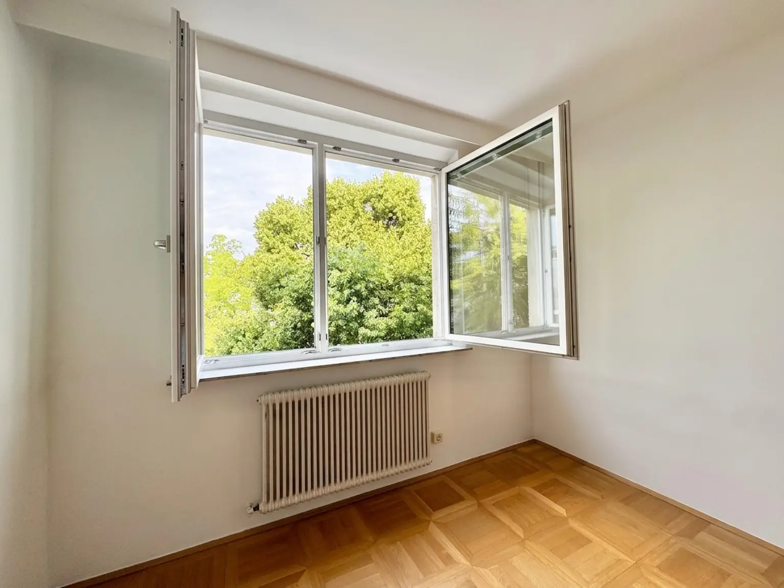 Wohnzimmer, Blick in den Innenhof