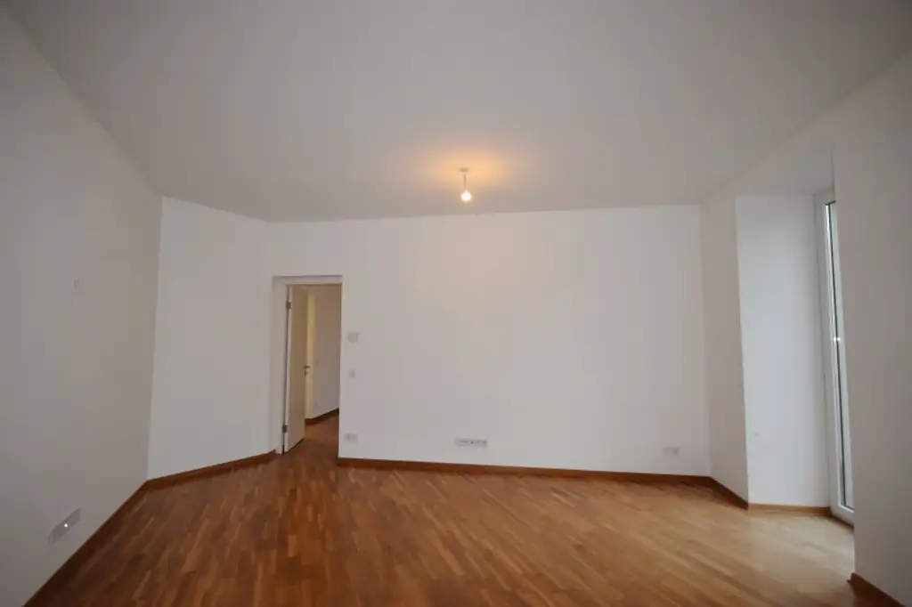 "ANDRÄVIERTEL - Stilvoll Wohnen in sanierter 3 Zimmer Altbauwohnung mit Stadtblick"