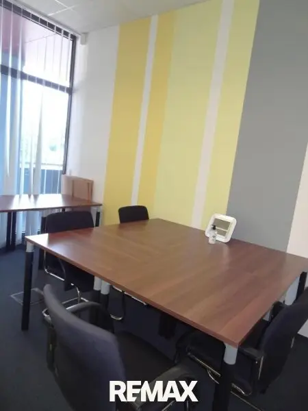 Büro- bzw. Besprechungsraum 01