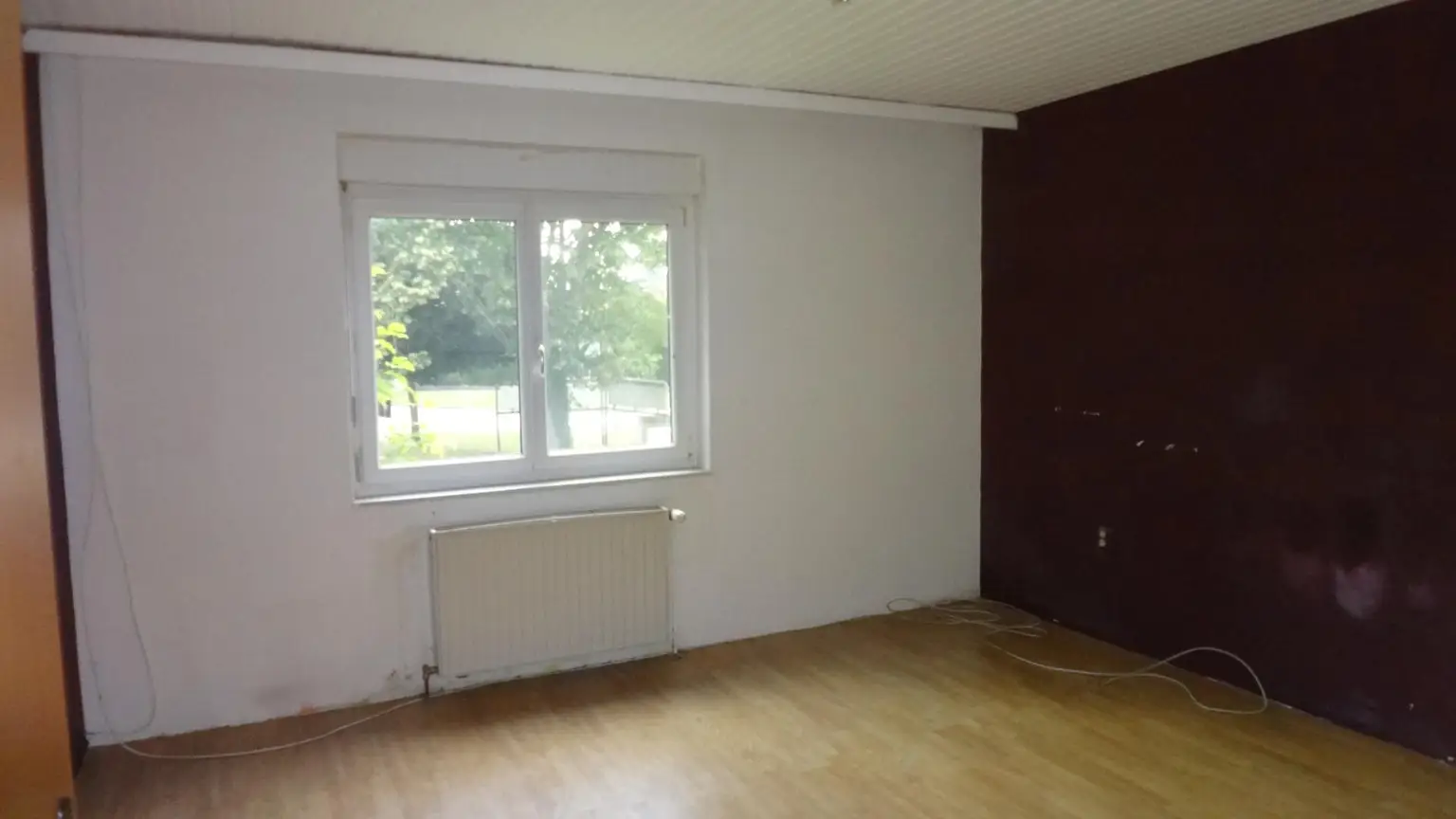 * Gelegenheit *  Einfamilienhaus mit viel Wohnfläche, Keller und Garten!