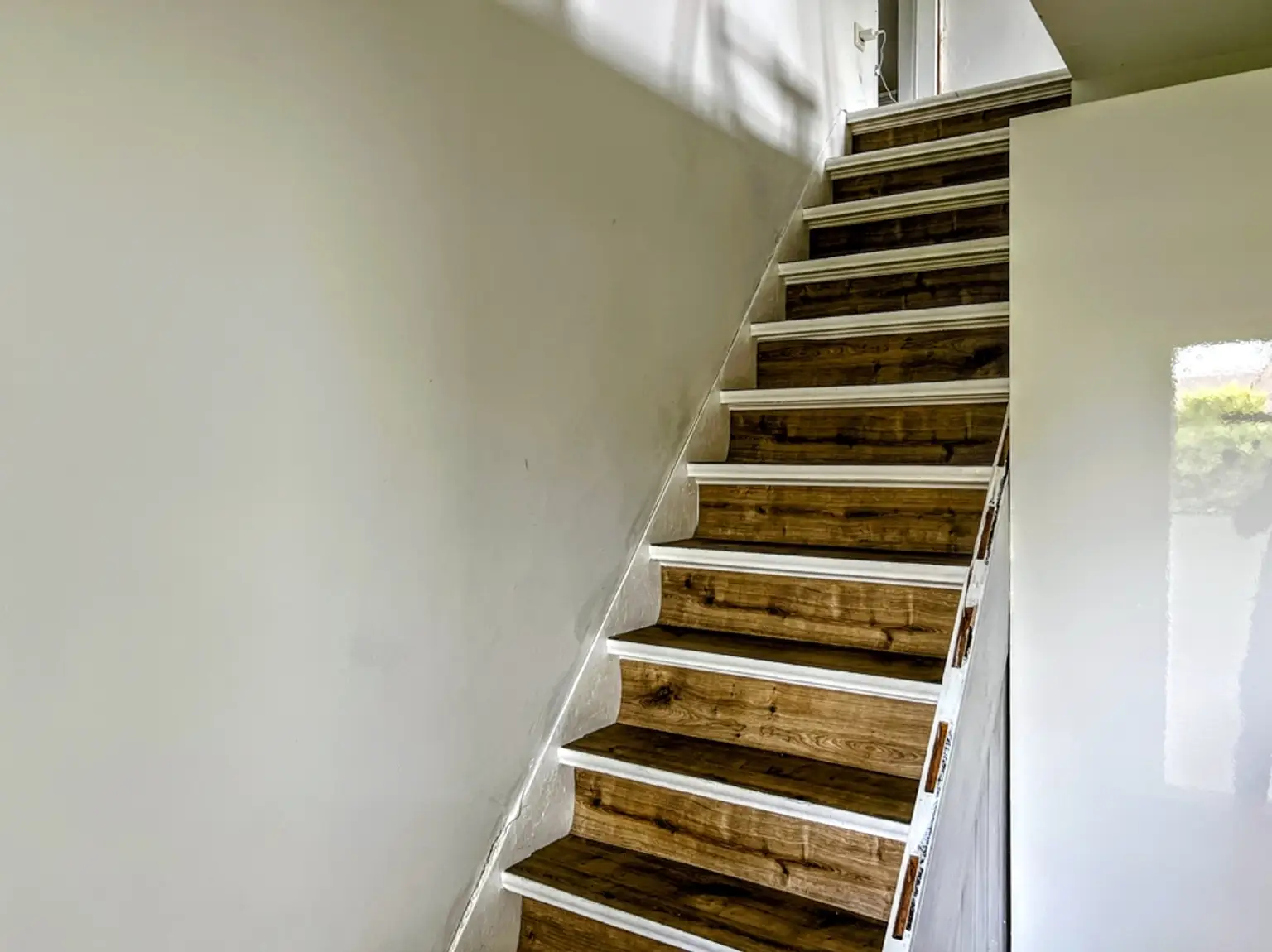 Ein Zuhause, das Raum für alles lässt! Wohnhaus mit angrenzender Halle!