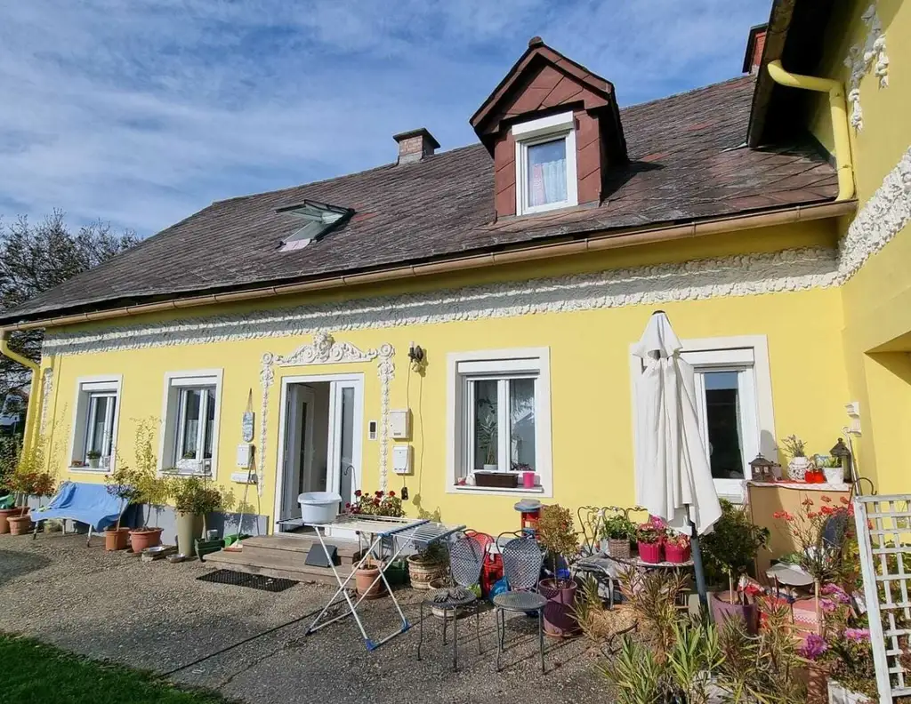 Attraktives Zinshaus mit großzügigem Baugrundstück - Top-Lage zwischen Leibnitz und Graz! Provisionsfrei für die Käufer!