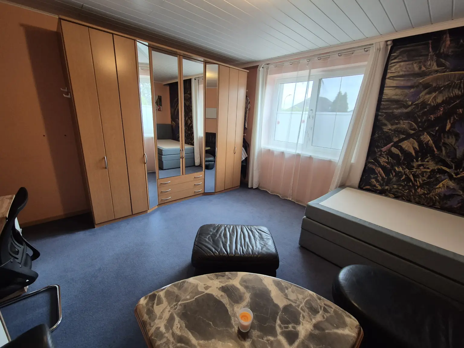 Kasten Zimmer 1