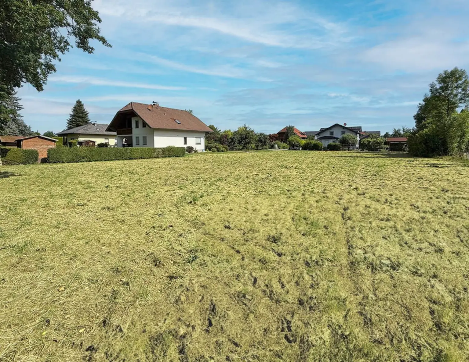Wohnen im Einklang  mit der Natur! Sonniges Grundstück in Ortsrandlage