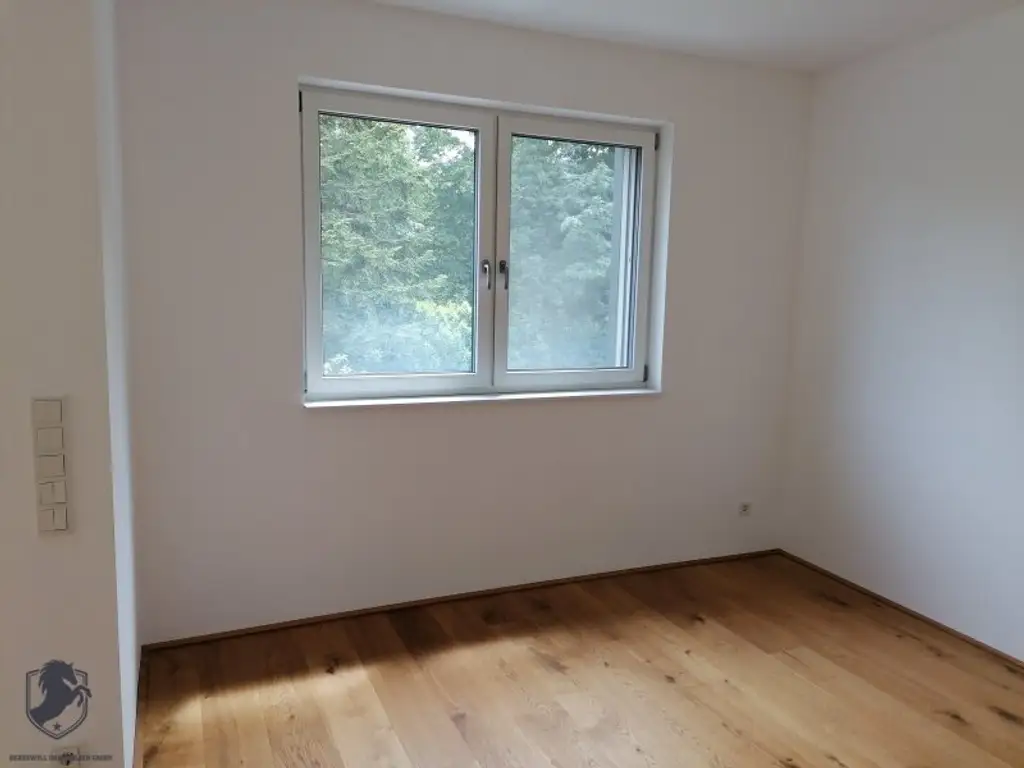 Moderne Etagenwohnung mit Terrasse und Stellplatz in 1140 Wien