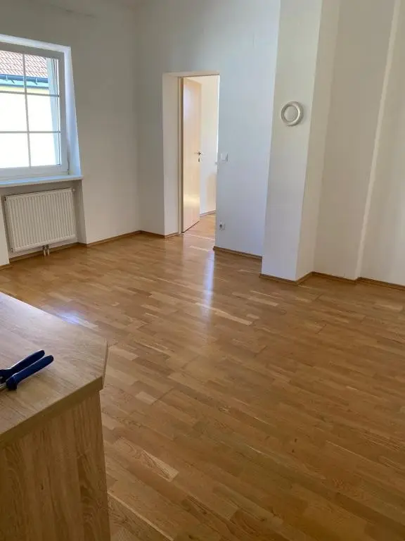 SOFORTBEZUG ,DREIZIMMERWOHNUNG MIT BALKON..! ! !