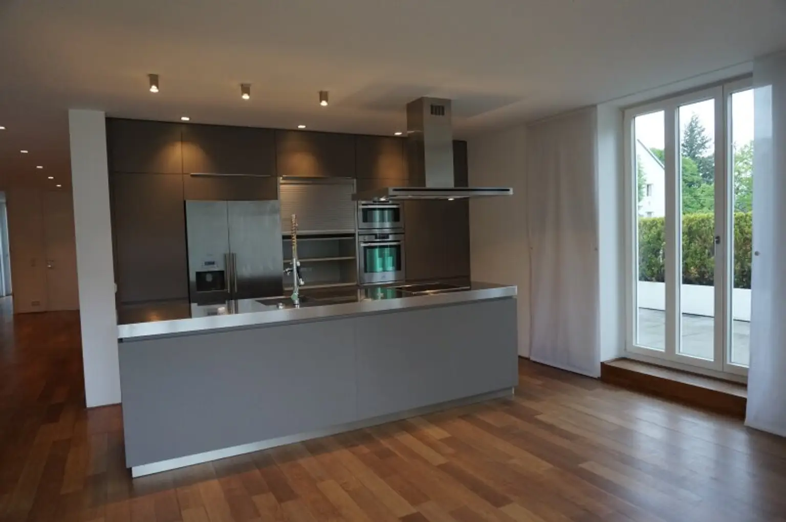 Modernes high-end Apartment großer Salon mit top Küche + 3 Schlafzimmer, Terrasse, Garage -  Exclusive 3 BR Apartment, Terrace, Parking - Сучасна елітна квартира з великою вітальнею, кухнею + 3 спальні, терасою, гаражем