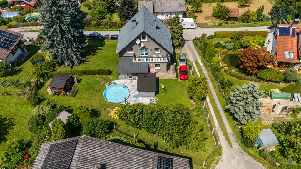 Vielseitiges Wohnhaus mit Garten, Pool & Ausblick – Ruhelage in Eichgraben