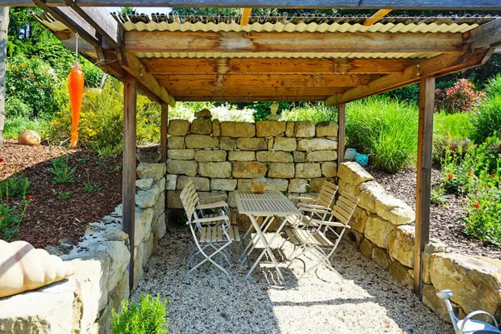 Luxus im Grünen: Architektenvilla mit mediterranem Flair und Alpenpanorama