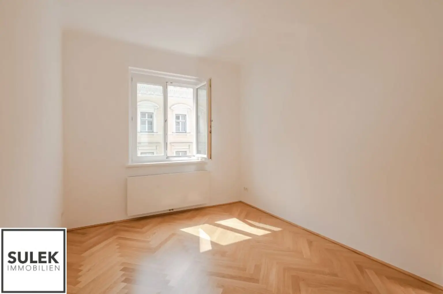 schöne 2 Zimmer Wohnung in bester Innenstadtlage - ab Oktober beziehbar! (Erstbezug nach Sanierung)