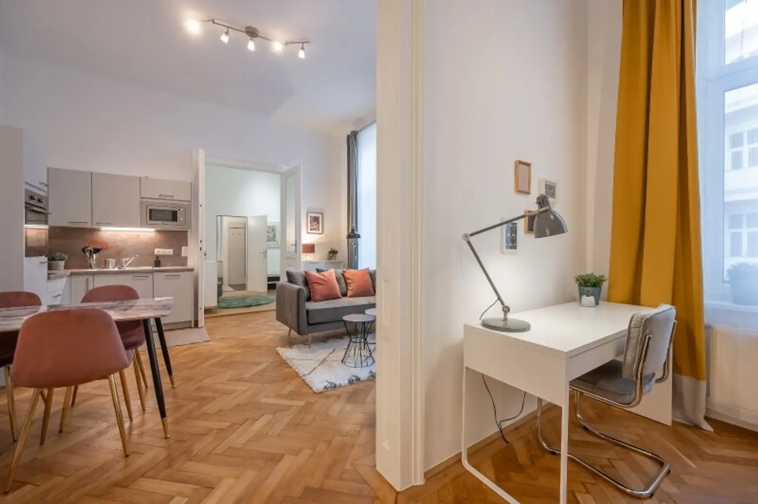 Altbau-Cityapartment komplett hofseitig & ruhig – sofort bezugsfertig | 3 Zimmer