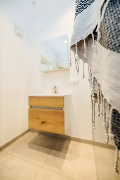 SMART-LIVING I STYLISCHES PENTHOUSE I KLIMA I SONNENTERRASSE I OFFENE DESIGN-KÜCHE I ELEGANTES BAD MIT REGENDUSCHE I