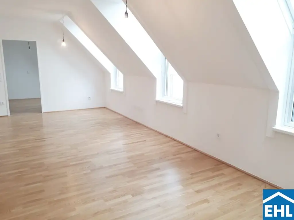 Geräumige Dachgeschosswohnung mit Balkon im Herzen Magaretens