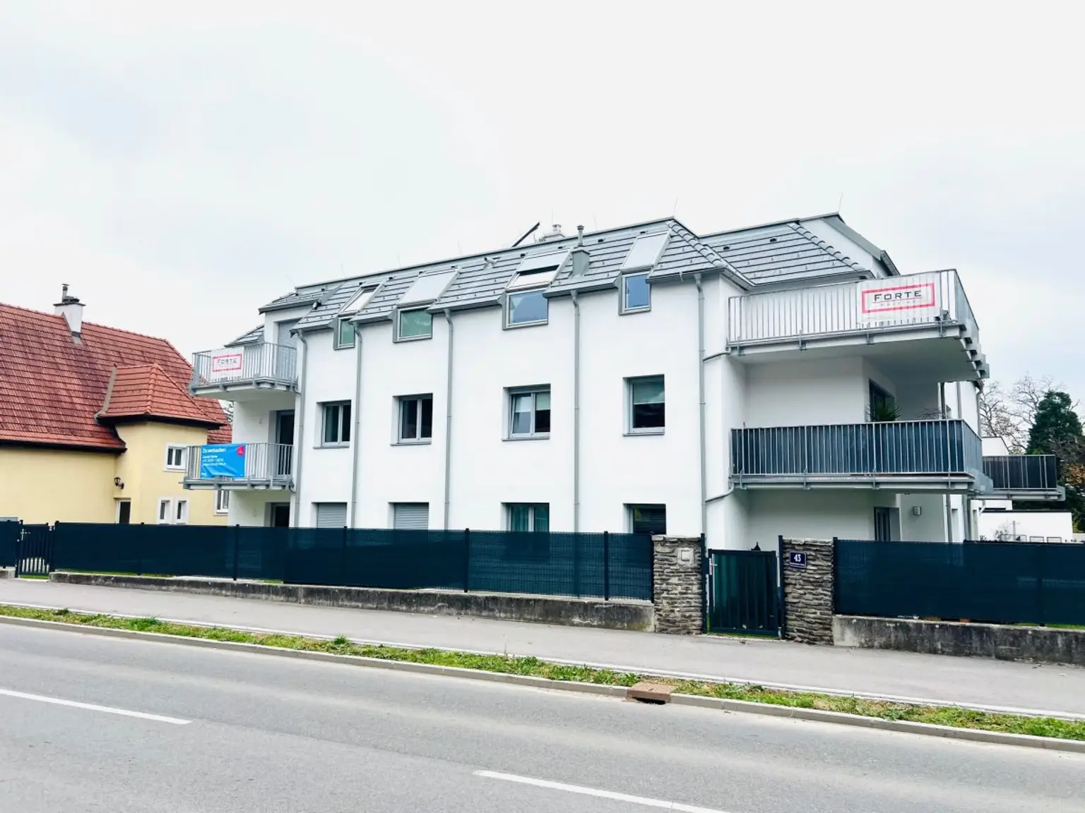 U | ++ TRAUMHAFTE DREI Zimmer WOHNUNG mit BALKON und KÜCHE ++ | Prima Service Immobilien