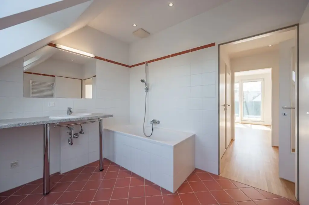 ++Provisionsfrei++ TOP-Lage im 19. Bezirk, wunderschöne 2-Zimmer-Wohnung mit Terrasse!