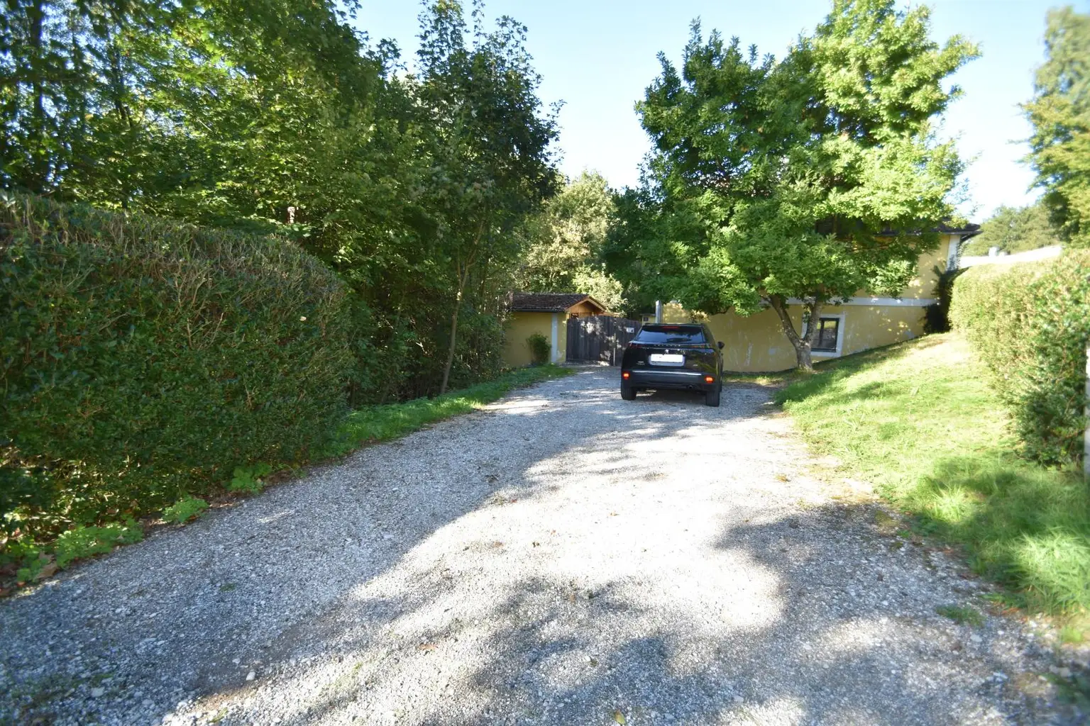 Einfamilienhaus mit großem Garten