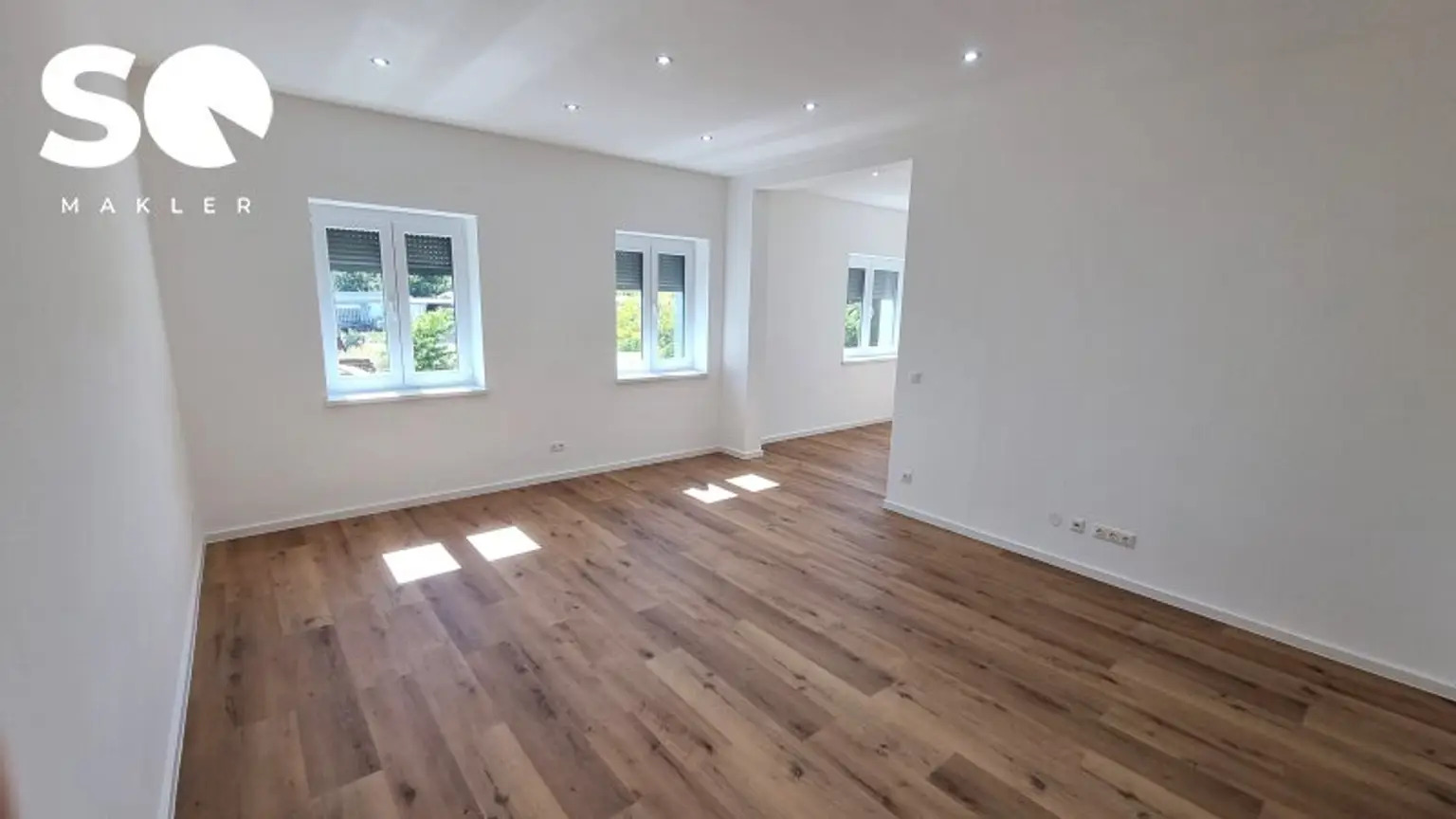 #SQ - WIENER NEUSTADT: EXKLUSIVES WOHNERLEBNIS FÜR FAMILIE, ARBEIT UND MEHR – TRAUMHAUS MIT DACHTERASSE UND FERNBLICK