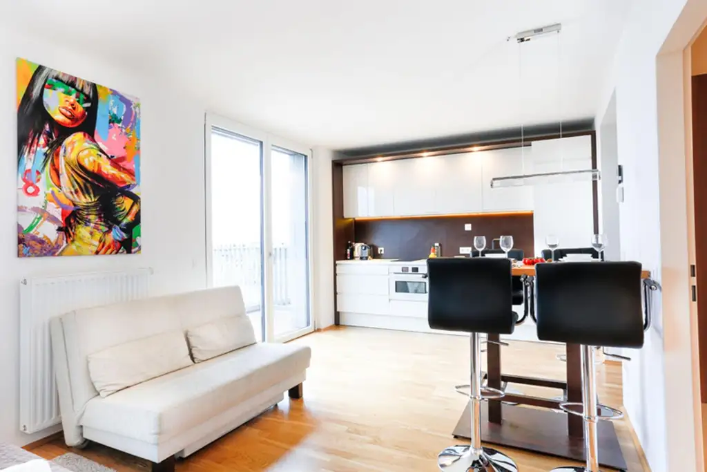 "Möblierte Dachgeschosswohnung"