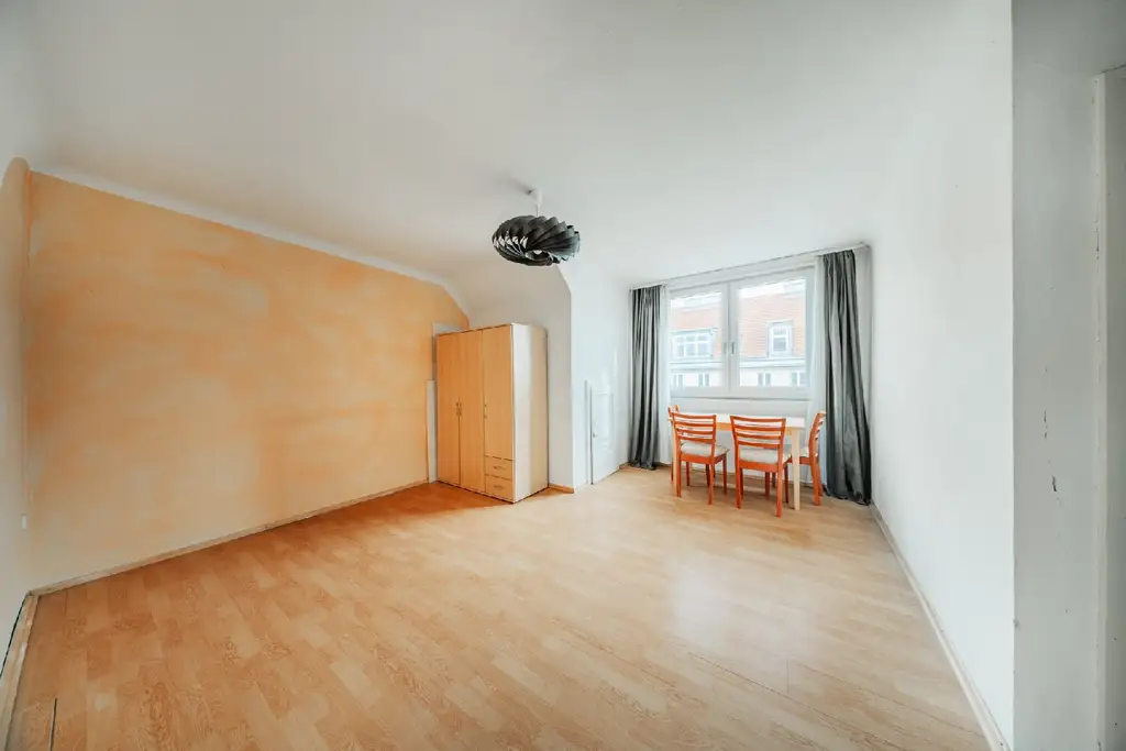 Gut aufgeteilte 2 Zimmerwohnung mit hofseitigem Balkon