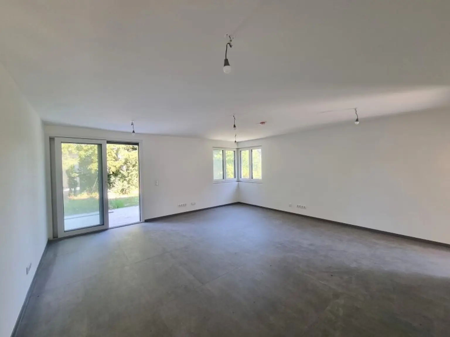 Neubau-Erstbezug: Flexible EG-Gewerbefläche für Praxis, Büro oder Ordination am Rosenhügel