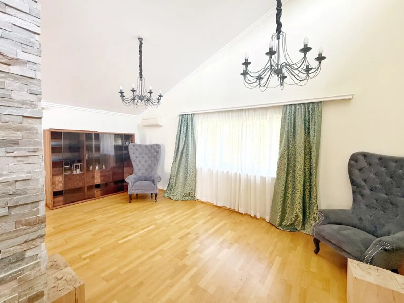 Move Right In: Fully Furnished Family Home in Weidling – 360 m²