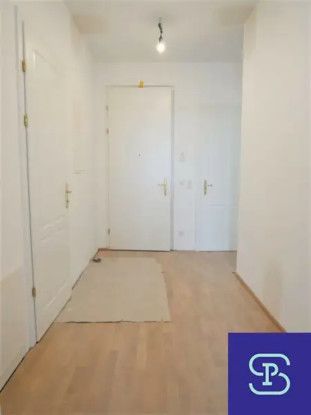 Provisionsfrei: Unbefristeter 98m² Altbau mit 11m² Süd-Loggia und Einbauküche - 1070 Wien!