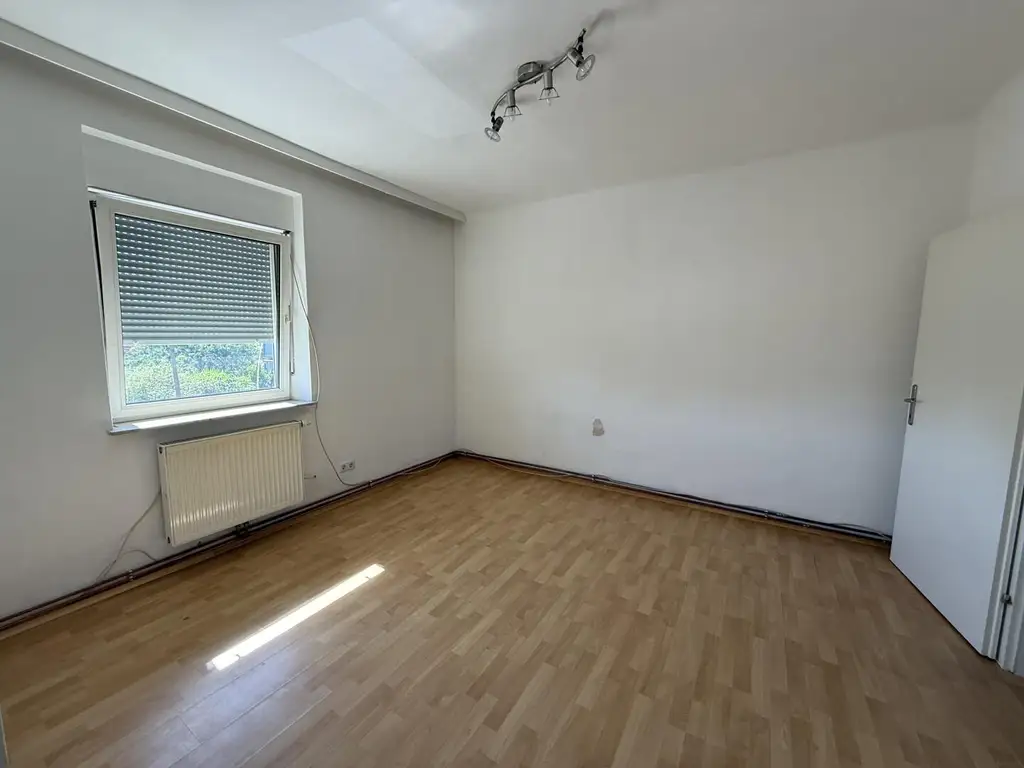 Charmante 2-Zimmer-Wohnung mit Gartenanteil und Garage in Graz-Straßgang