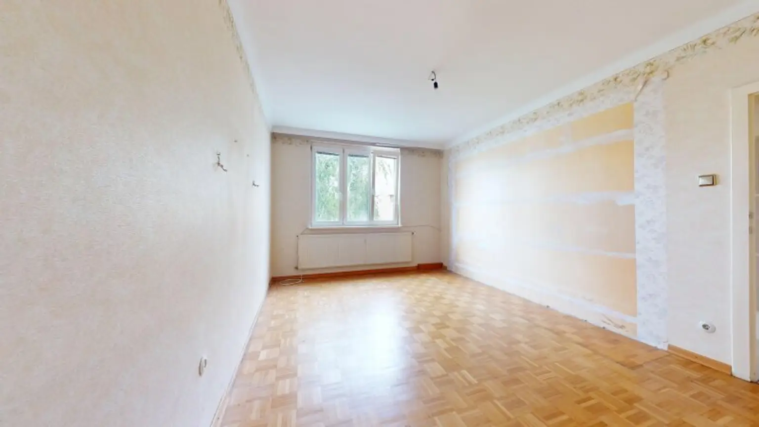 Helle Wohnung in guter Lage - U-Bahn Nähe!